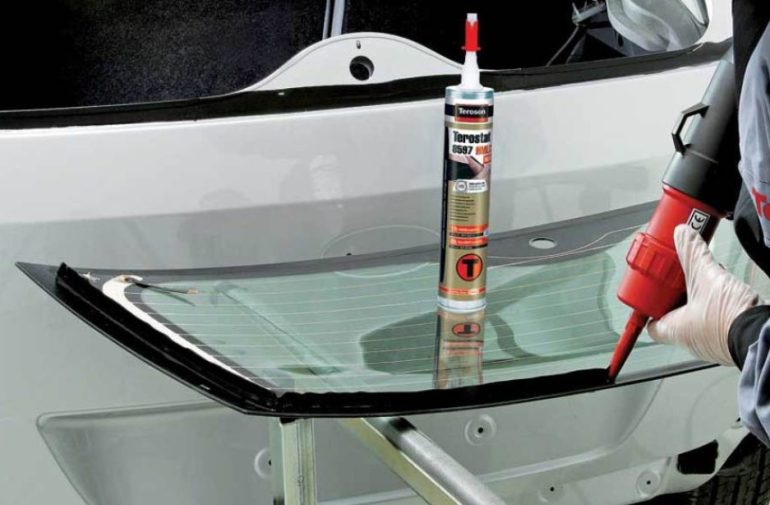 Как выбрать качественный герметик для стекол вашего авто
